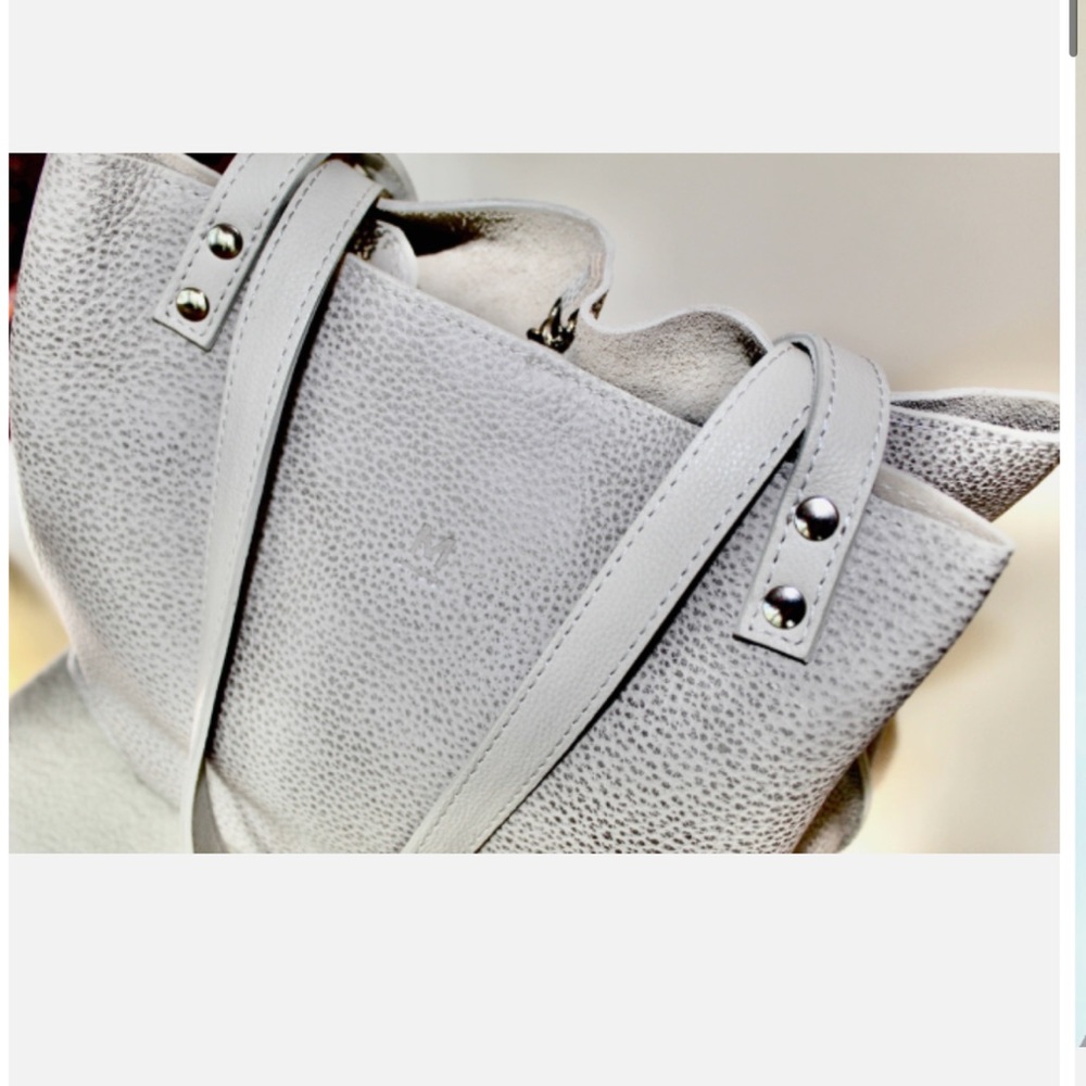 Beautiful Mishmocc textured leather tote in elephant gray - use in any season!